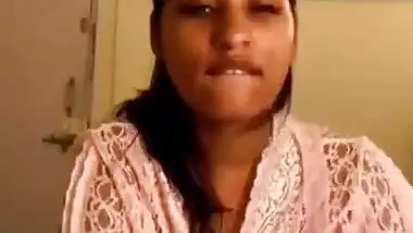 Desi Girl Boob Show