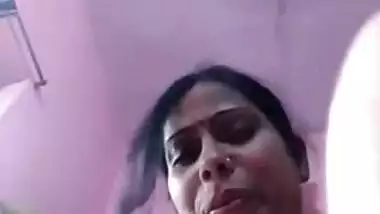 Indian woman is going to make XXX fans reach orgasms with her naked body
