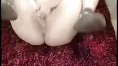 Desi asshole farts as the slut sticks big XXX pecker deep into it