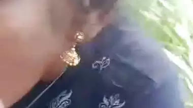 Tamil girl outdoor sex and viral blowjob