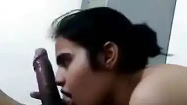 Desi cute girl suck her boss dick
