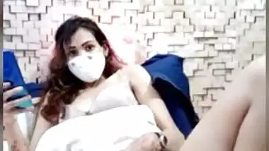 Desi Pune Girl on Cam Pussy Show Hot