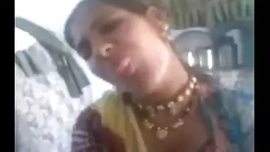 Hot North Indian Aunty’s Pussy and Boobs Show