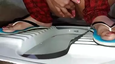 Slim Girl Hot And Sexy Young College Girl In Toilet Peshab Krti College Girl Chut Me Li Ungli Kuvari Ladki Ne Full V