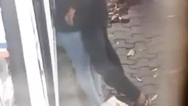 Roadside romance of desi lovers after lockdown