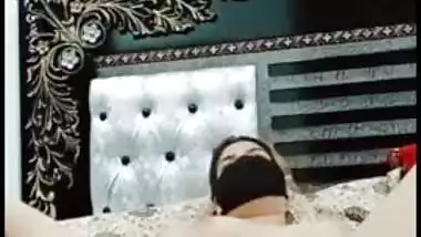 Desi slut plays with XXX pussy and cums while talking to BF on cam