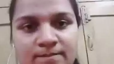 Sexy girl showing boobs and pussy on video call 1