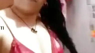 Today Exclusive- Sexy Desi Boudi Showing Her Boobs And Pussy