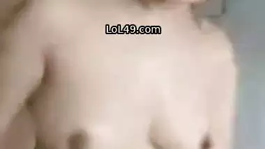 Naked aunty in apartment making video for secret lover