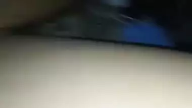 Horny XXX man fucks hard his Desi girlfriend’s pussy MMS