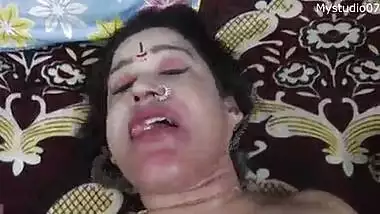 Chachi aur naukar ke fuck ki nangi sexy blue picture
