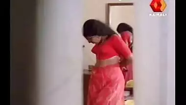 Desi Actress Aunty Changing Peeped upon masla – FSIBlog.com