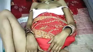 Desi Anita ki chudai in Red saree with Desi video
