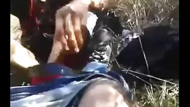 Outdoor blowjob act by village desi