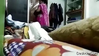 Desi tamil mom chenging n saree wearing record by secretly